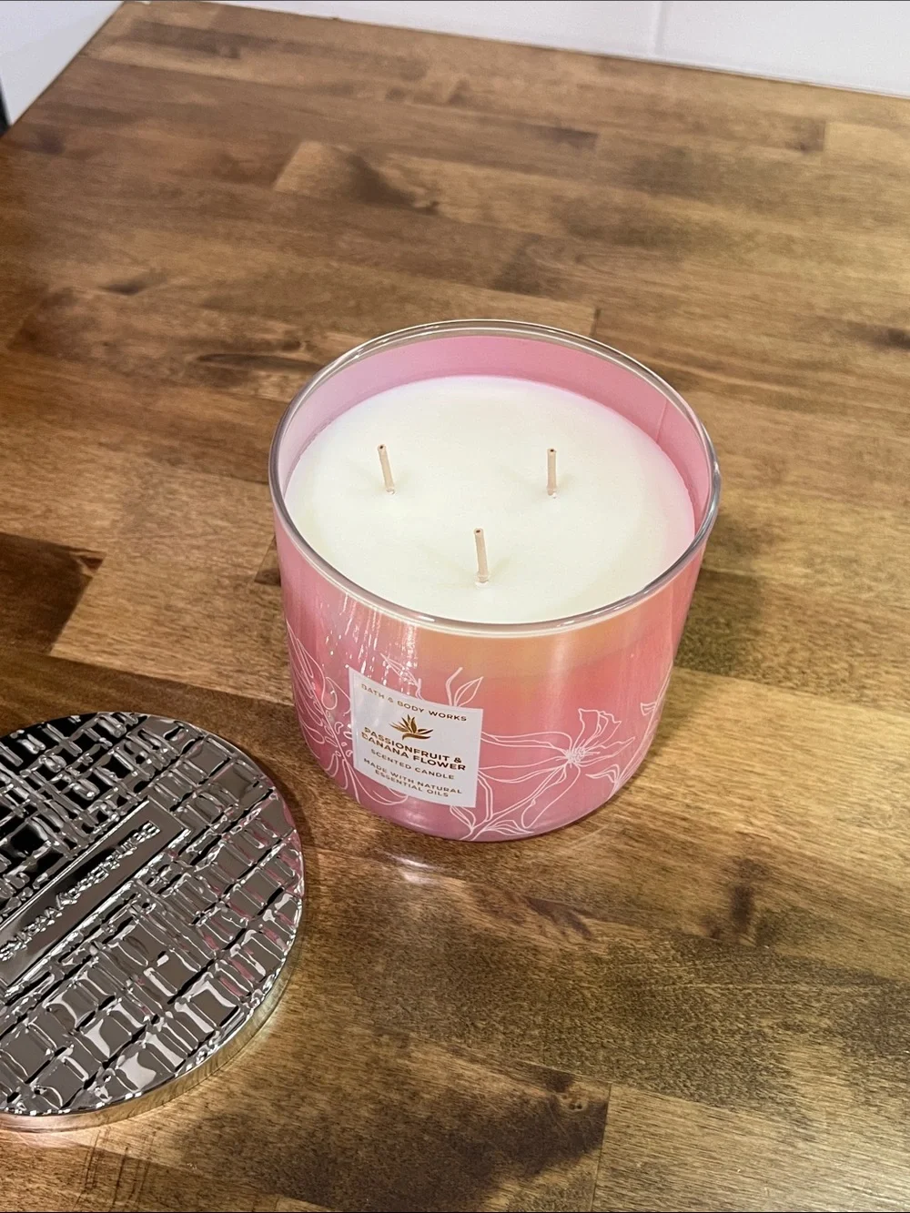 Bath & Body Works Pink Iridescent Passionfruit & Banana Flower Candle - Picture 2 of 2